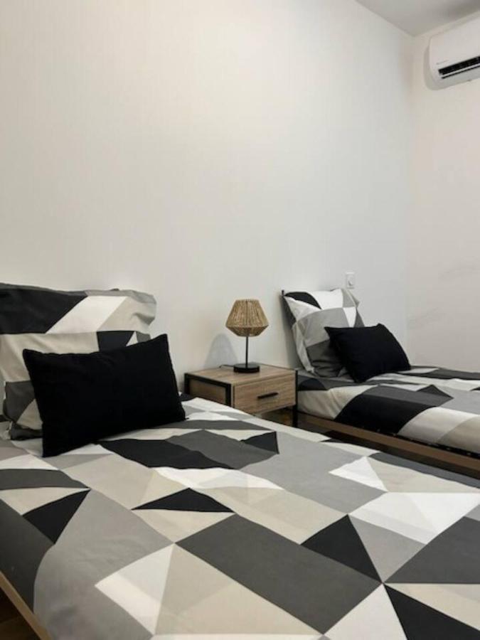 Appartement Jacuzzi นาร์บอนน์ ภายนอก รูปภาพ