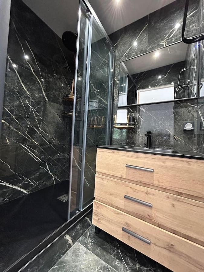 Appartement Jacuzzi นาร์บอนน์ ภายนอก รูปภาพ